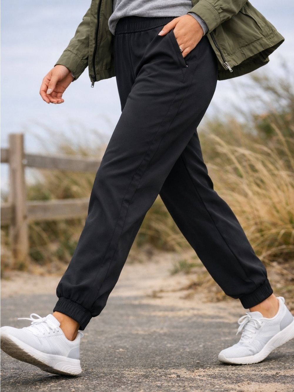Athleta Black Lined Jogger Pants Size 6, Activewear Women Athleisure Training - Picture 2 of 11